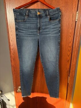 American Eagle Outfitters Women's Medium-Dark Blue High-Rise Skinny Jeans